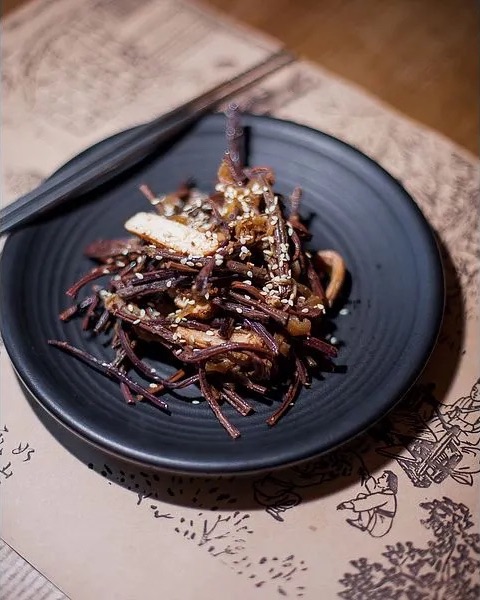 Косарі Намуль (고사리나물)