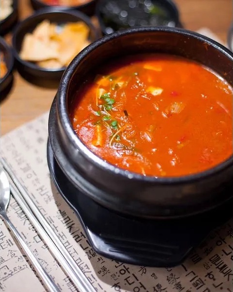 Кімчі Чіге (김치찌개)