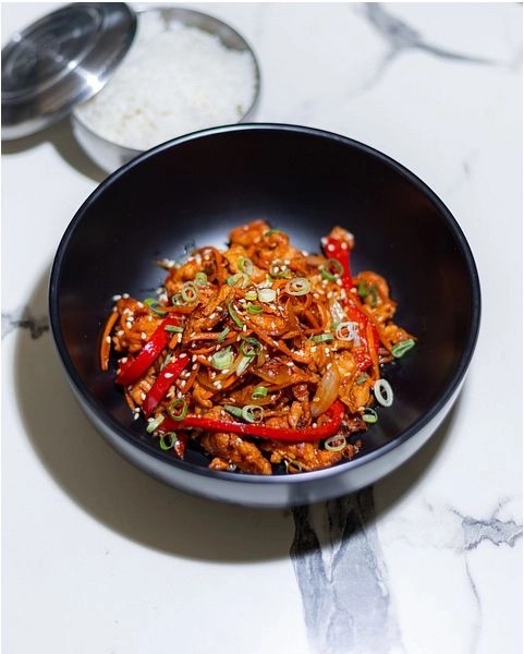 Меун Твейджи:매운 돼지불고기