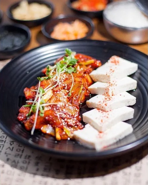 Тубу Кімчі (두부김치)