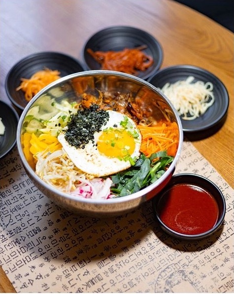 Хонгаб Пібімпаб (홍합 비빔밥)